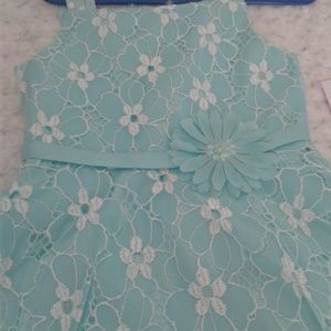 Pretty flower girl dress